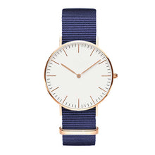 Load image into Gallery viewer, Fashion Quartz Clock