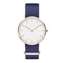 Load image into Gallery viewer, Fashion Quartz Clock