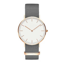 Load image into Gallery viewer, Fashion Quartz Clock
